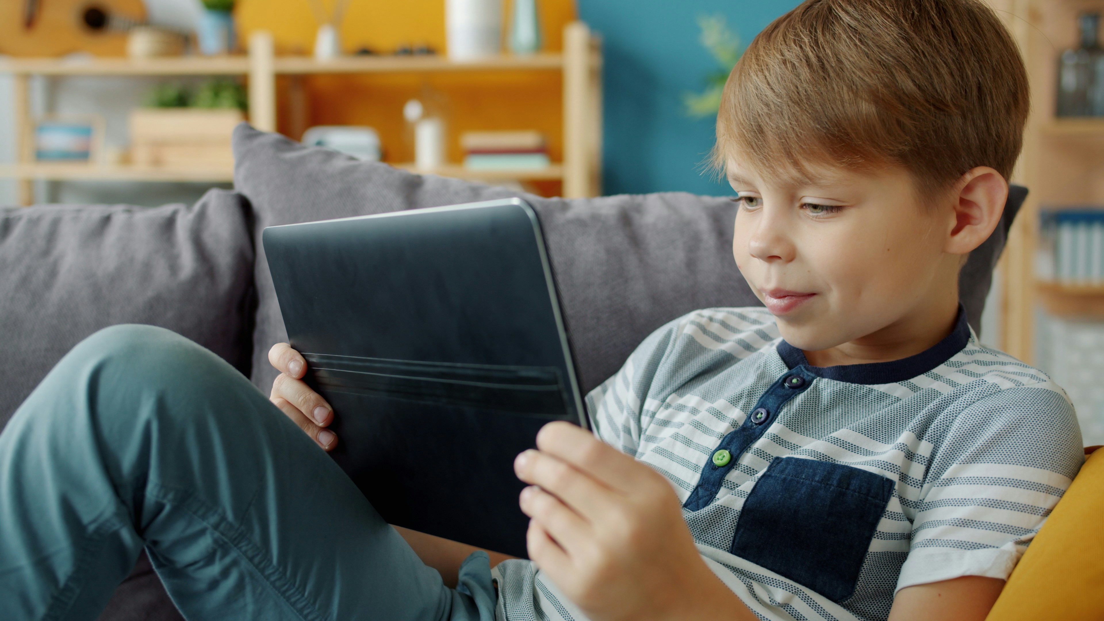 Gambar untuk Anak Kecanduan Gadget, Mengapa dan Bagaimana Mengatasinya?